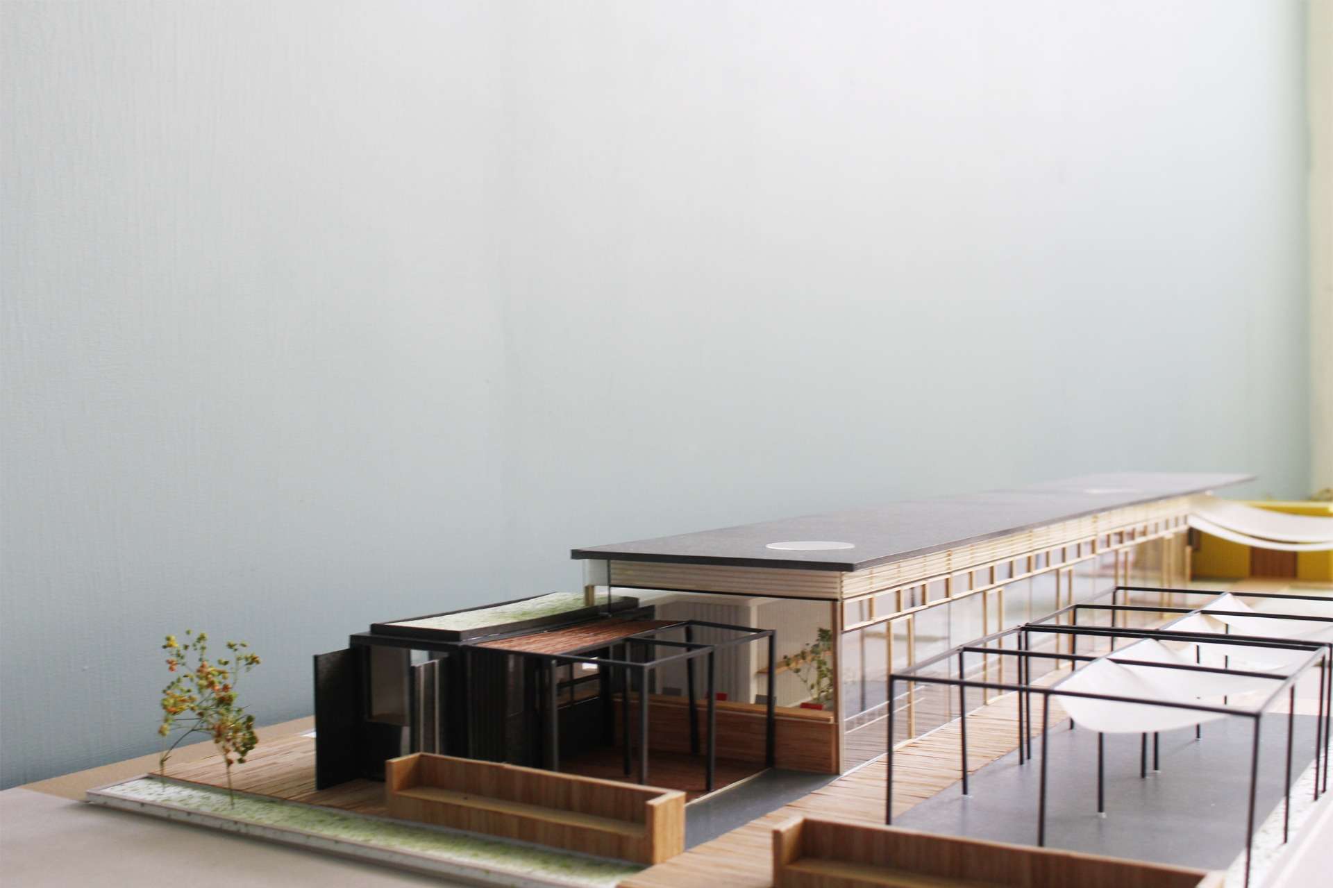 島のフェリーターミナル-広島